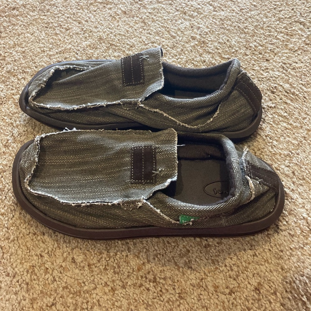 Boys Sanuk size 7 new